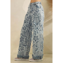 Load image into Gallery viewer, STARstruck Jeans

