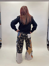 Load image into Gallery viewer, Camo Fields Pant
