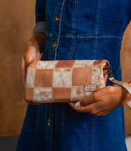 Load image into Gallery viewer, BedStu- Cadence PW Tan Rustic
