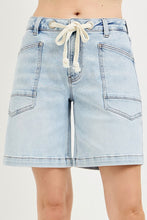 Load image into Gallery viewer, Salem Jean Shorts
