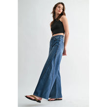 Load image into Gallery viewer, Oakley Jeans
