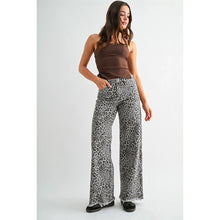 Load image into Gallery viewer, Willow Jeans
